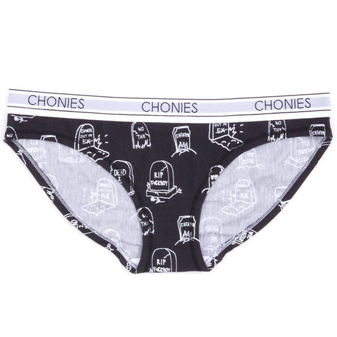 Chonies No Panities In LA Briefs