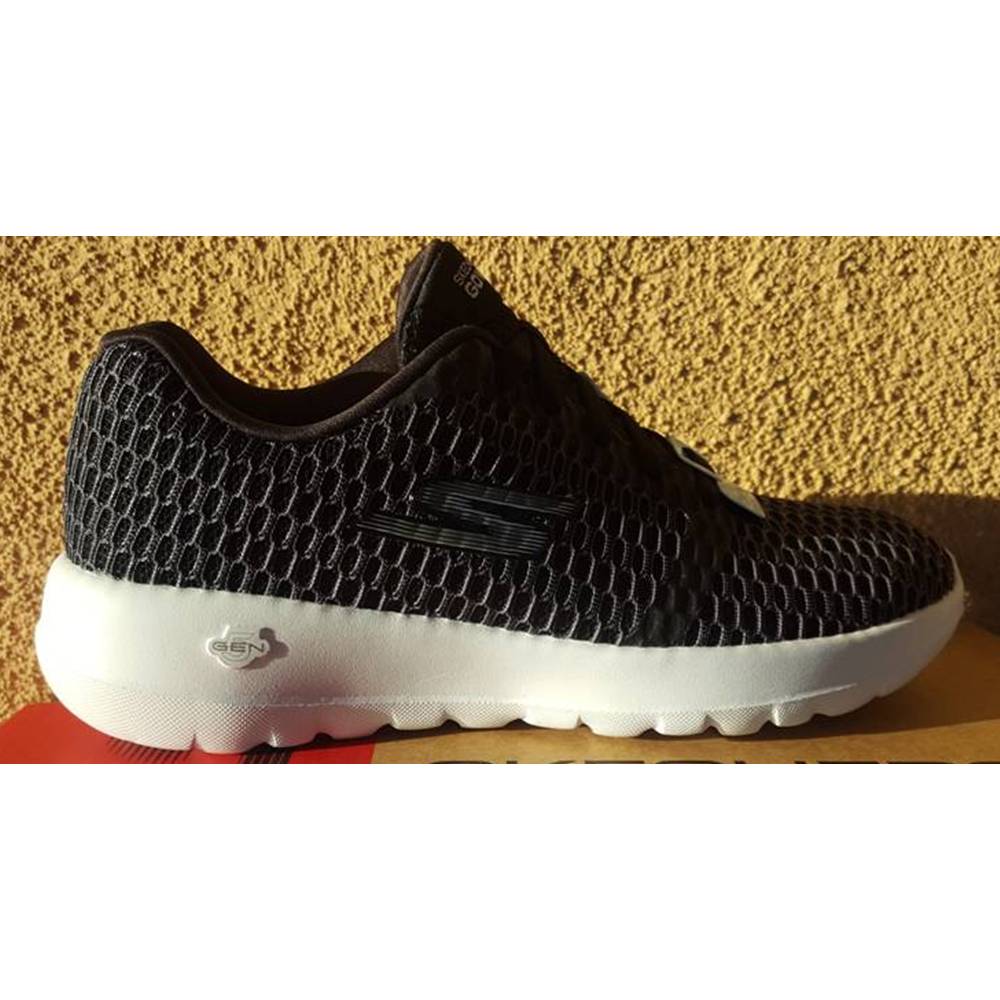 SKECHERS GOWALK SHOES Black/White Clearance Sale – HiPOP Fashion